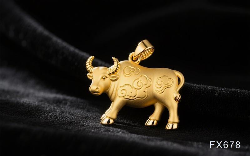 地缘风险急剧升温叠加降息预期，黄金突破4400美元延续强势